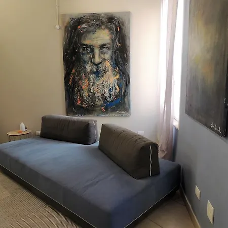 Agora 32 *